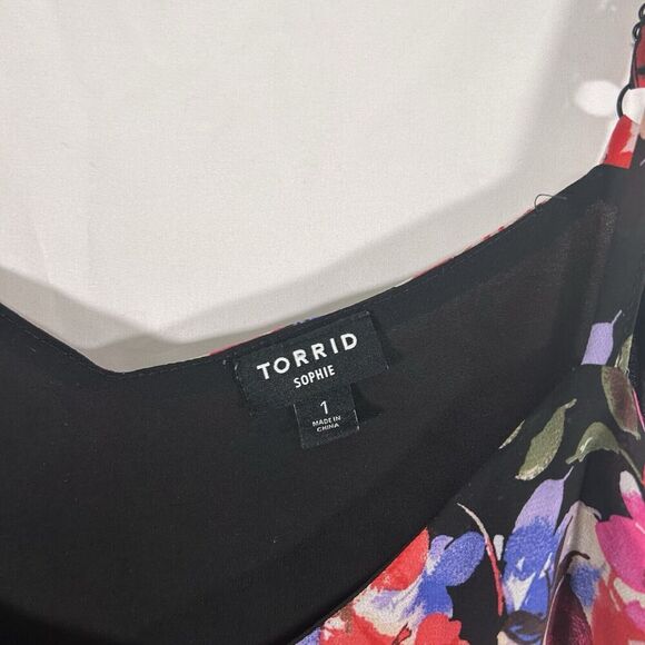 Torrid Sophie Blouse Women's 1 1X Black Red Floral Vneck Sleeveless Tank Top - Picture 4 of 9